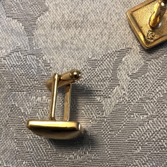 Gorgeous Pierre Cardin Cuff Links - Picture 5 of 7